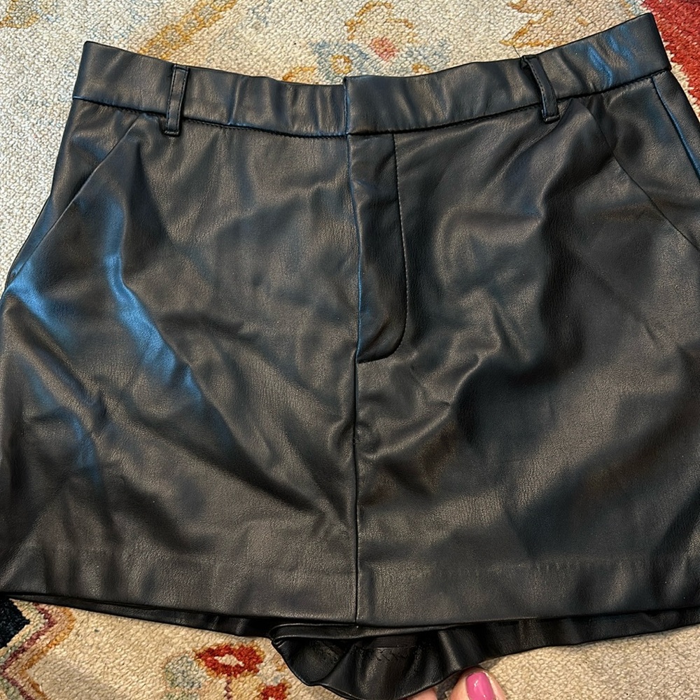 Zara-leather black skort-L